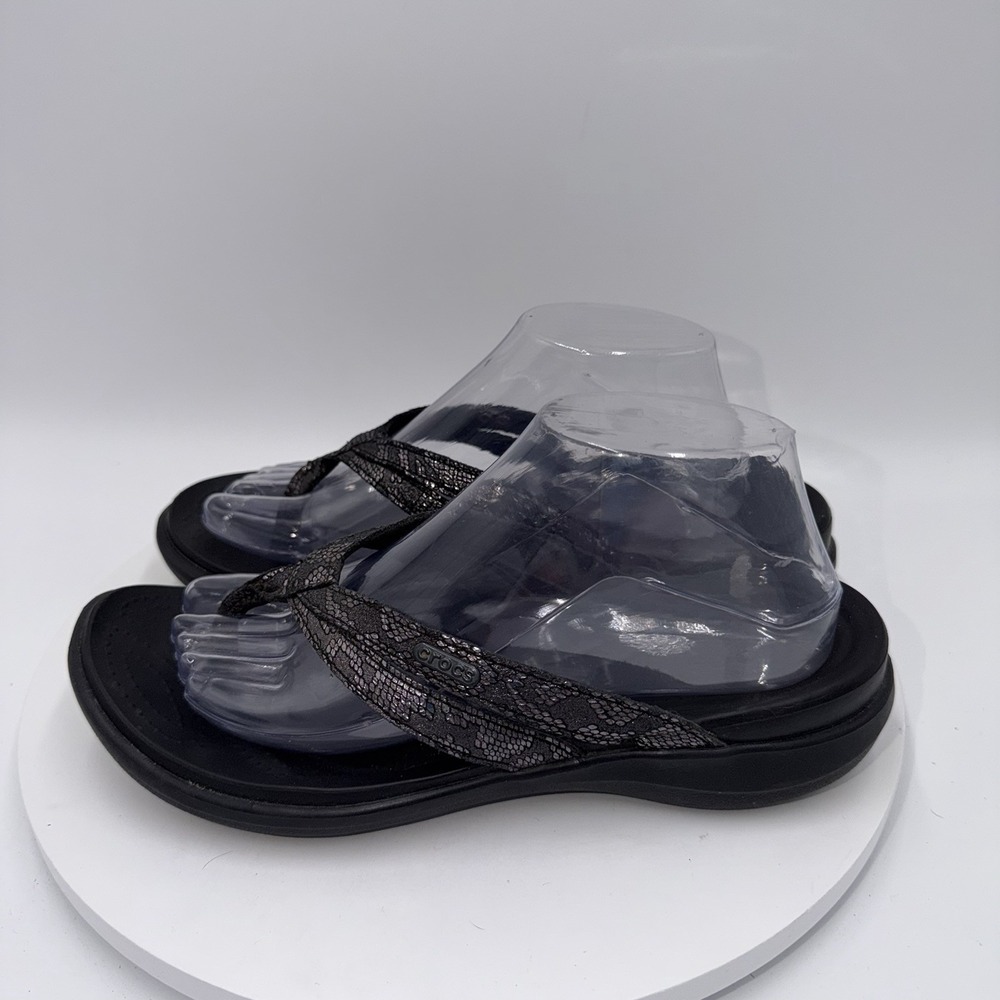 CROCS Women 10 Black Capri Leather Flip Flops Thong Sandals Classic Casual